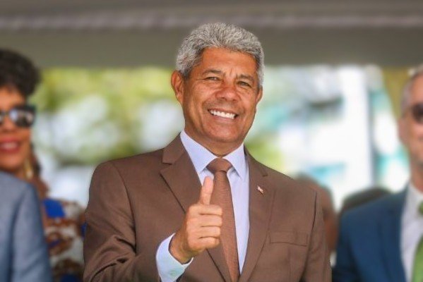 Jerônimo garante empréstimo para investir em rodovias da Bahia