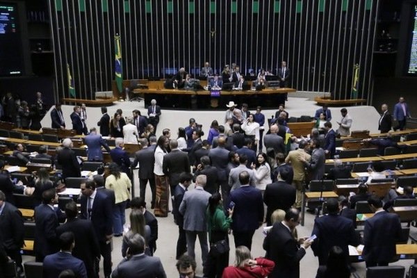 PEC da Blindagem: veja como votaram os deputados da Bahia e o que muda com a proposta