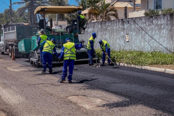 Programa Pavimenta Lauro acelera obras e já recapeia ruas em Lauro de Freitas
