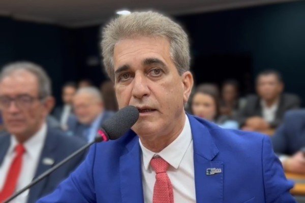 Robinson acusa ACM Neto de apoiar “PEC da Impunidade” e anistia a golpistas