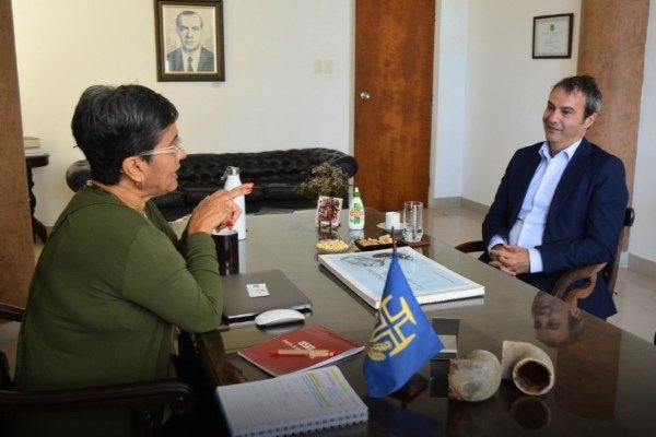 ABI recebe cônsul de Portugal e discute parceria para fortalecer jornalismo e cultura