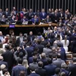 Parlamentares aprovam urgência e aceleram votação da anistia a golpistas