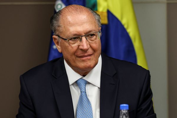 Alckmin afirma que prioridade após encontro Lula-Trump é retirada do tarifaço