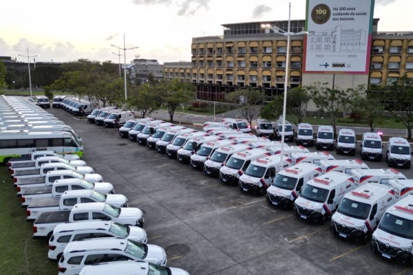 Bahia amplia investimentos na saúde e entrega 85 veículos durante Fórum dos Consórcios
