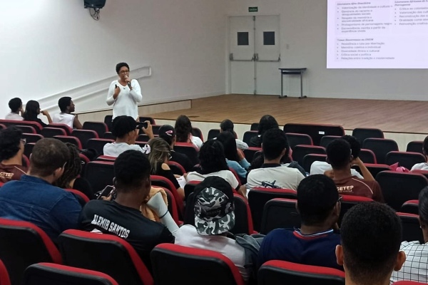 Escolas estaduais da Bahia intensificam preparação dos alunos para o Enem 2025