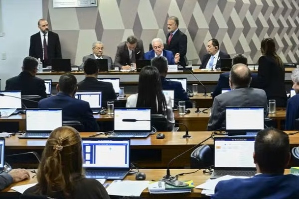 CCJ do Senado aprova projeto que torna ódio a mulheres crime equivalente ao racismo