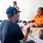 Ambulantes da praia de Barra do Jacuípe podem se cadastrar até esta sexta-feira (3)