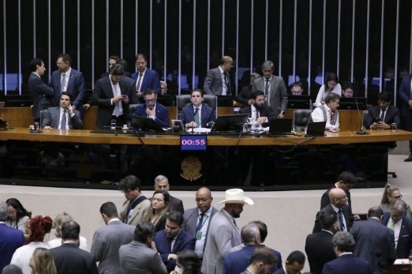 Câmara aprova mamografia anual no SUS para mulheres a partir dos 40 anos