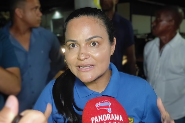 Débora Banho de Luz