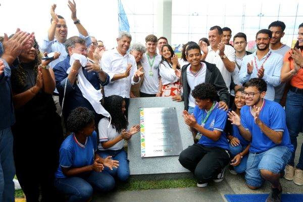Escola de tempo integral em Mairi Jerônimo Rodrigues