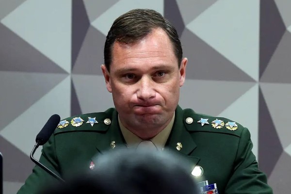 Mauro Cid retira tornozeleira eletrônica após audiência no STF