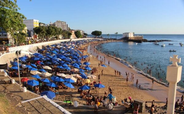 Câmara de Salvador retira de pauta projeto sobre ordenamento de praias