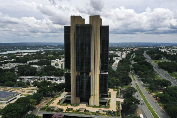 Banco Central alerta que há mais de R$ 9 bilhões esquecidos em bancos; veja se você tem direito