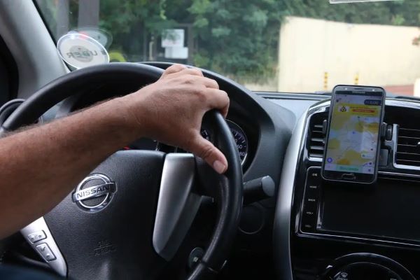 Motoristas de aplicativos em Salvador serão obrigados a instalar câmeras de segurança nos veículos