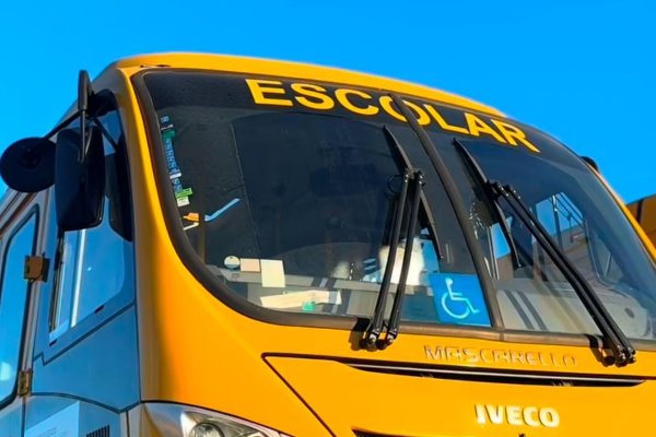 ônibus escolar