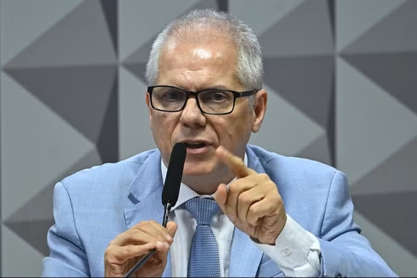 PF aponta que ex-presidente do INSS recebia até R$ 250 mil em propina por mês 