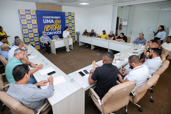 Débora Regis reforça parceria com vereadores para avançar em ações em Lauro de Freitas