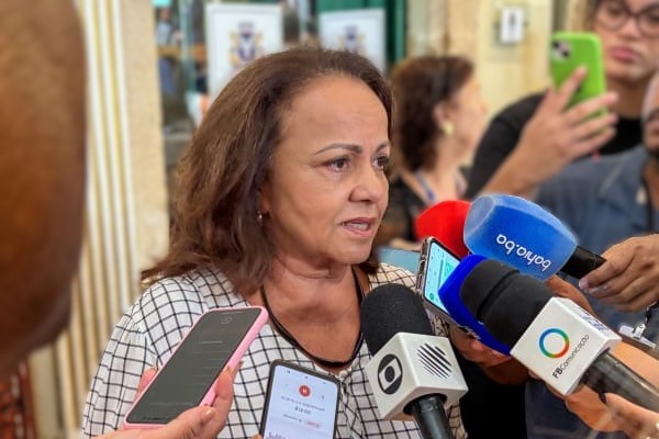 Oposição vota contra subsídio ao transporte e acusa falta de transparência no projeto