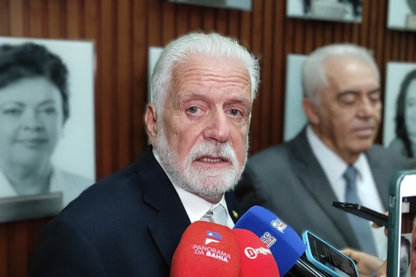 Jaques Wagner comenta sobre PL antifacção e destaca homenagem a Wilson Cardoso 