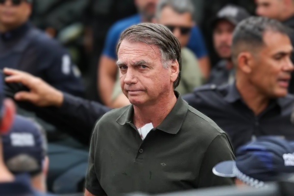 Bolsonaro completa 100 dias em prisão domiciliar com temor de ir para Papuda