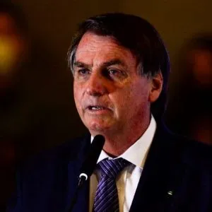 PF encontra e-mail com orientação de Ramagem para Bolsonaro atacar urnas eletrônicas