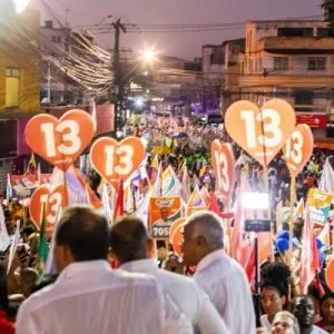 Multidão em Itinga Rosalvo