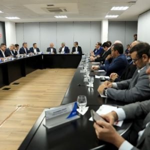 Bahia reage à taxação dos EUA e cria grupo de trabalho com FIEB para proteger economia