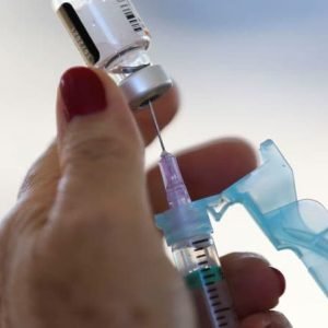 Bahia promove Dia D de vacinação contra gripe e Covid com três milhões de doses distribuídas